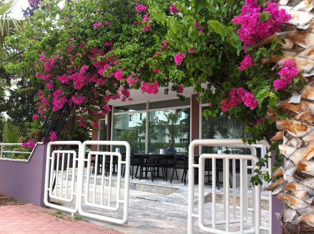 Hotel Villa Granada Анталия Екстериор снимка